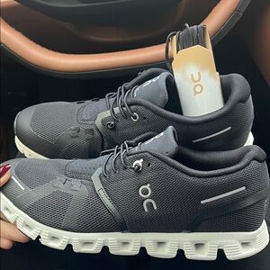 Brand NEW Cloud X Men's Black and White Running Shoes